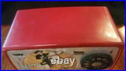 Vintage 1950 Arvin Hopalong Cassidy Radio (RED) Vintage 1950 Arvin Hopalong Cassidy Radio (RED)