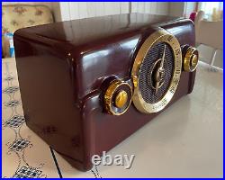 Vintage 1950 Crosley 10-138 Bakelite tabletop tube radio