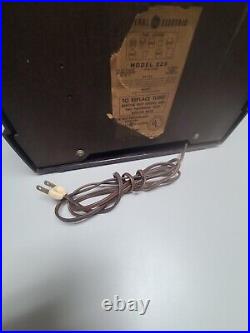 Vintage 1950 GE General Electric Model 226 Bakelite Tube Radio PLAYS/VIDEO
