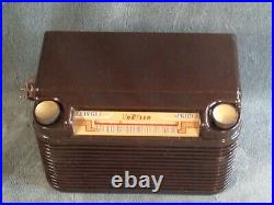 Vintage 1950 Trav-Ler model 5061 tube radio now fully restored