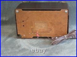 Vintage 1950 Trav-Ler model 5061 tube radio now fully restored