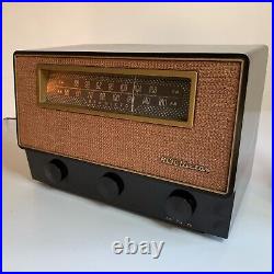 Vintage 1950 Working RCA VICTOR X-711 AM/FM/Phono 7-Tube Radio Brown Bakelite