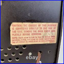 Vintage 1950 Working RCA VICTOR X-711 AM/FM/Phono 7-Tube Radio Brown Bakelite