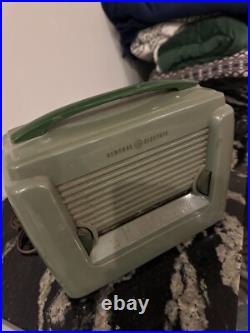 Vintage 1950's GENERAL ELECTRIC Model 604 Portable Tube Radio Rare Works