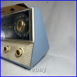 Vintage 1950's Montgomery Ward AM Radio Clock Alarm GTM 1823A Blue White works