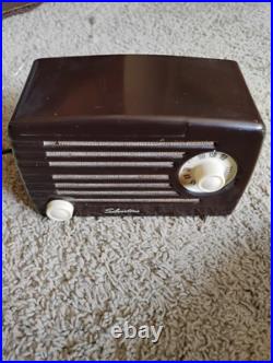 Vintage 1950's Silvertone Model #1 Tube Radio (Recapped & Working) Vintage 1950's Silvertone Model #1 Tube Radio (Recapped & Working)