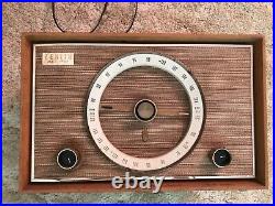 Vintage 1950s 1960 Zenith Model C835E AM/FM Tube Radio Vintage 1950s 1960 Zenith Model C835E AM/FM Tube Radio
