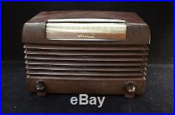 Vintage 1950s Art Deco Airline Bakelite AM Radio Player Brown Tubes Table Ships