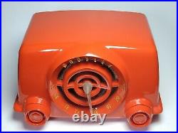 Vintage 1950s Crosley Bakelite 11-103U Red Orange Bullseye Radio Works