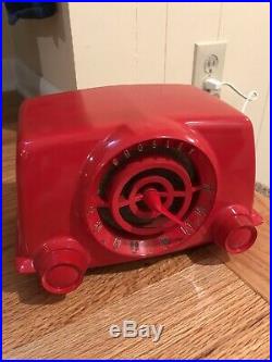 Vintage 1950s Crosley Bullseye Tube Radio