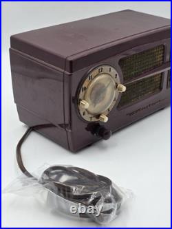 Vintage 1950s Westinghouse H-355T5 Tube Radio Telechron Alarm Clock Maroon. Read