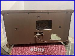 Vintage 1950s Zenith Desktop Cabinet Radio Model Working Great