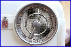 Vintage 1951 CROSLEY D-25WE White Plastic Case CLOCK TUBE RADIO