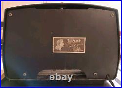 Vintage 1951 RCA Victor Tube Radio Model X551 Art Deco Style Brown Bakelite