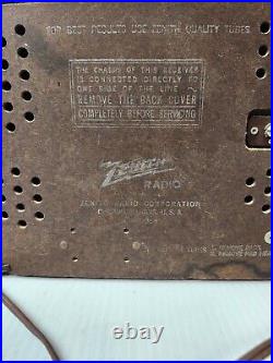 Vintage 1951 Zenith AM/FM Radio Tube Radio Model H72322 Bakelite Case