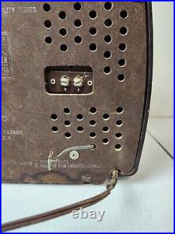 Vintage 1951 Zenith AM/FM Radio Tube Radio Model H72322 Bakelite Case