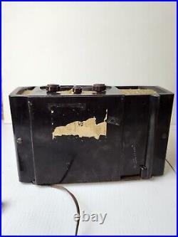 Vintage 1951 Zenith AM/FM Radio Tube Radio Model H72322 Bakelite Case