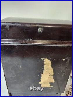 Vintage 1951 Zenith AM/FM Radio Tube Radio Model H72322 Bakelite Case