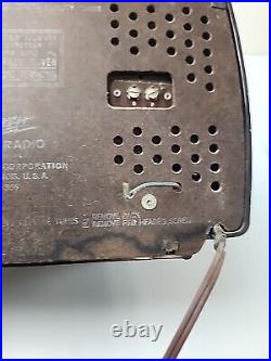 Vintage 1951 Zenith AM/FM Radio Tube Radio Model H72322 Bakelite Case