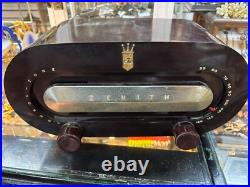 Vintage 1951 Zenith H511 Racetrack Bakelite Tube Radio Vintage 1951 Zenith H511 Racetrack Bakelite Tube Radio