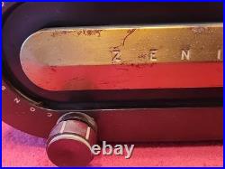 Vintage 1951 Zenith H511 Racetrack Bakelite Tube Radio Powers On