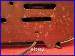 Vintage 1951 Zenith H511 Racetrack Bakelite Tube Radio Powers On