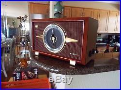 Vintage-1952 RCA Victor 6-RF-9 AM-FM Radio, Wood Case FULLY RESTORED