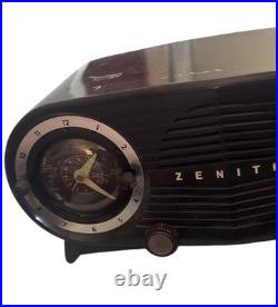 Vintage 1952 Zenith Deluxe Brown Bakelite Owl Eyes Tabletop Tube Radio