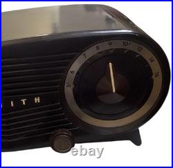 Vintage 1952 Zenith Deluxe Brown Bakelite Owl Eyes Tabletop Tube Radio