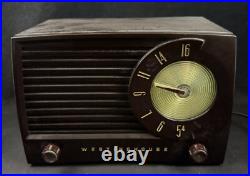 Vintage 1953 Westinghouse H-382T5 Table Tube Radio
