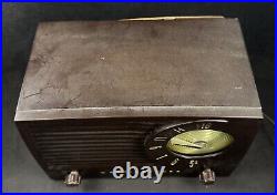 Vintage 1953 Westinghouse H-382T5 Table Tube Radio