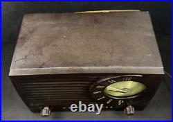 Vintage 1953 Westinghouse H-382T5 Table Tube Radio