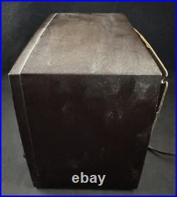 Vintage 1953 Westinghouse H-382T5 Table Tube Radio