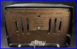 Vintage 1953 Westinghouse H-382T5 Table Tube Radio
