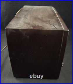 Vintage 1953 Westinghouse H-382T5 Table Tube Radio