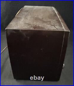 Vintage 1953 Westinghouse H-382T5 Table Tube Radio