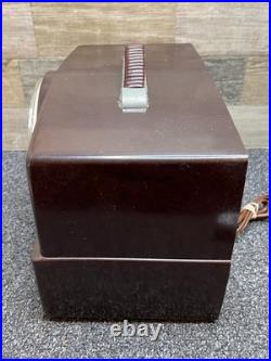Vintage 1953 Zenith Bakelite Tube Radio Model K526 S-19493 Works! See Video Vintage 1953 Zenith Bakelite Tube Radio Model K526 S-19493 Works! See Video
