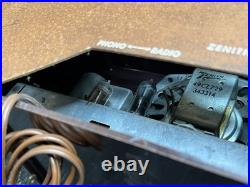 Vintage 1953 Zenith Bakelite Tube Radio Model K526 S-19493 Works! See Video