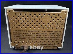 Vintage 1954 Emerson Model 811 Bakelite Table Tube Radio