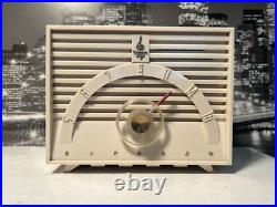 Vintage 1954 Emerson White Bakelite Model 811 Tube Radio MCM Works Stunning