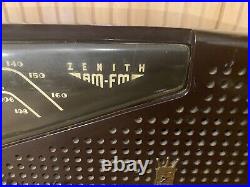 Vintage 1954 Zenith Tube Radio AM FM Model L721 Bakelite Case Radio works great