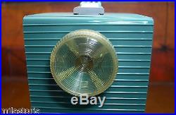 Vintage 1955 Zenith T405F AM Broadcast Portable Tube Radio Green with Original Box