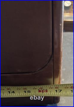 Vintage 1955 Zenith Trans Oceanic Wave Magnet Portable Tube Radio Works Video