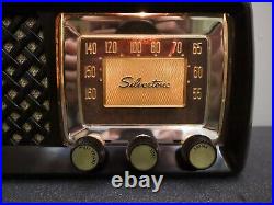 Vintage 1956 Silvertone Tube AM Radio