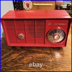 Vintage 1957 Motorola Tube Radio 5T11R AM Tested & Working For Repair READ
