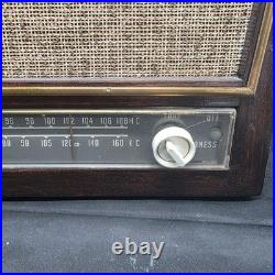 Vintage 1957 Zenith A730R AM/FM Tube Radio Wood Cabinet Tested Working USA