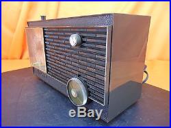 Vintage 1963 ZENITH K513C Brown Plastic Case CLOCK/TUBE RADIO MID CENTURY MOD