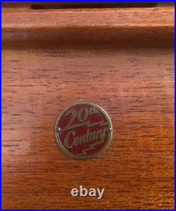 Vintage 20th Century Tabletop Tube Radio Works