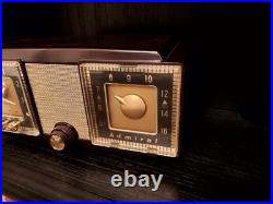 Vintage 50s Radio Gold Admiral Bakelite Vaccumm Tube AM Radio 1953 Model 5F31N
