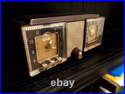 Vintage 50s Radio Gold Admiral Bakelite Vaccumm Tube AM Radio 1953 Model 5F31N